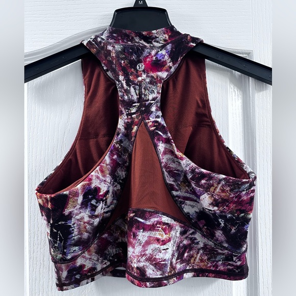 Lululemon Everlux and Mesh cropped tank size 10 - Picture 2 of 5